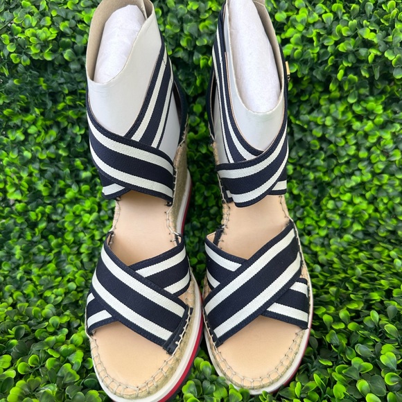 * Tommy Hilfiger Wedge Sandal (YESIA)* - Picture 3 of 6